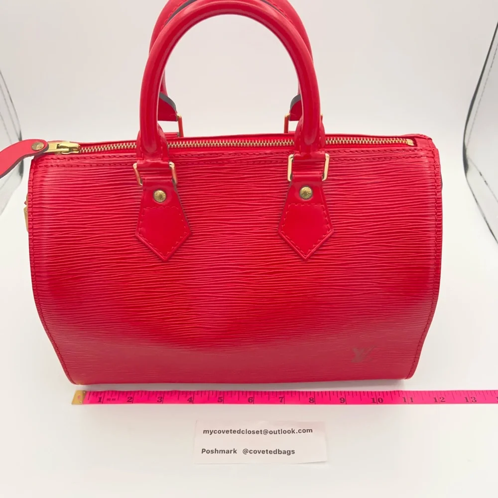 LV Epi Red Speedy in Beautful Condition w/LV dust bag and Entrupy COA!😍🌹